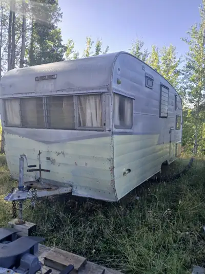 1968 Shasta Flyer, in fair condition NO LEAKS, was bought as a project but my situation has changed...