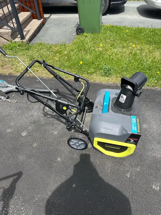 snow thrower 460680290716897280