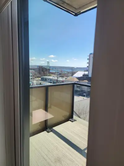 Luxury 2-Bedroom Apartment Lease Transfer – Available August 1 Spacious 2-bedroom luxury apartment a...