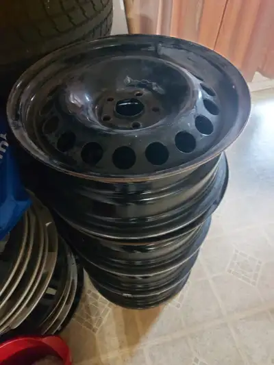 4 jantes 16 pouces 5x105 GM était sur chevrolet cruze 80$ pour les 4