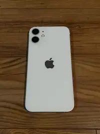 Unlocked White Apple iPhone 12 5G 64GB