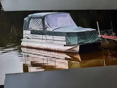 Ponton Vantage 20 pieds , 1998 , Moteur Honda 40 hp, 4 temps, 3 cylindres, Échelle en arrière & Sun...