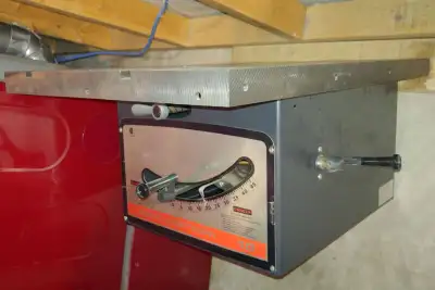 Sears Craftsman 10 Inch Table Saw Belt-Drive Cast Iron Top, View more