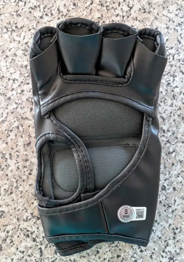 Israel Adesanya Signed Autographed UFC MMA Glove Beckett  in Arts & Collectibles in Barrie - Image 5