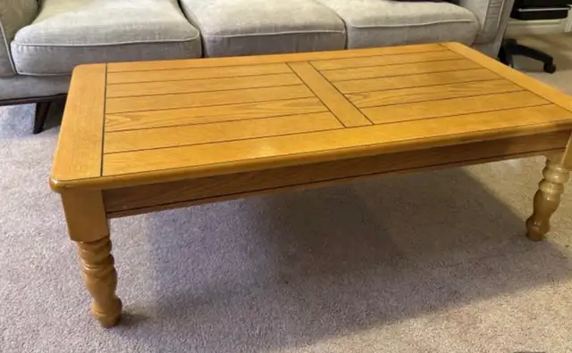 Beautiful, solid wood, coffee table in Coffee Tables in Ottawa - Image 3