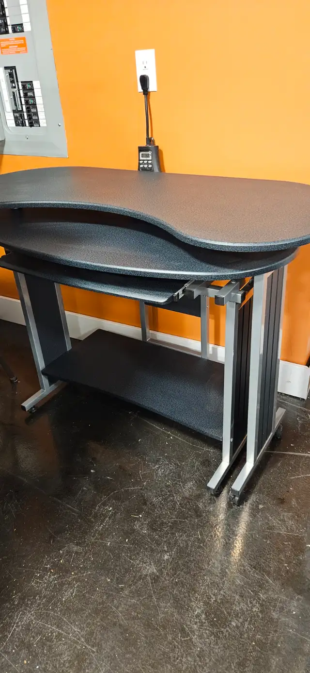 student office desk in Desks in Bedford - Image 10