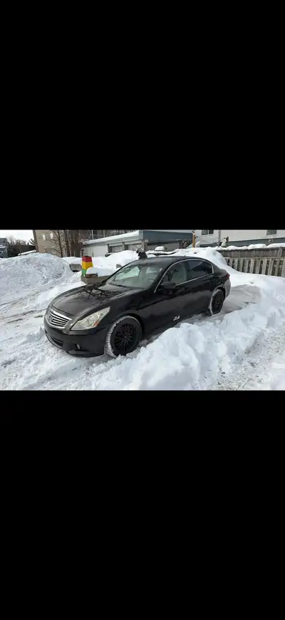 Infiniti g37 2012 170 000 kilo À faire: 2 Béring avant, muffler