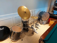 Pearl Forum Drum set