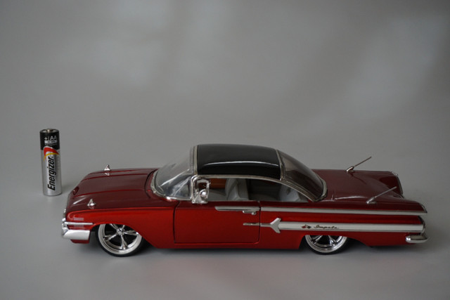 Diecast 1:24 Chevy Impala 1960 Jada in Arts & Collectibles in City of Toronto
