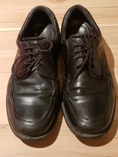 Soulier ecco en cuir pointure 8, View more