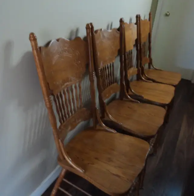 4 Vintage Dining Chairs62864361654401122