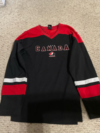 Youth XL Team Canada hockey jersey
