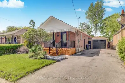 Detached house main floor rental opportunity