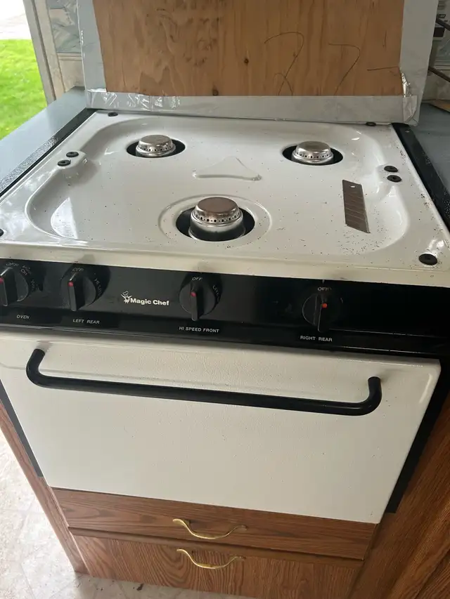 TRAILER stove,  gas in Stoves, Ovens & Ranges in Belleville - Image 2