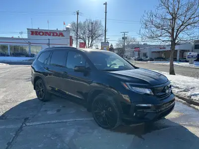 Honda Pilot Black Edition 2022 en excellent état, très bien entretenu et prêt à prendre la route. ✔...