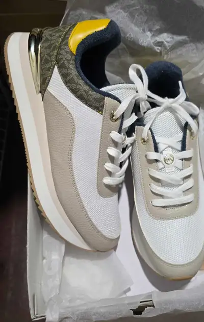 Michael Kors Women's Sneakers size 9, View more