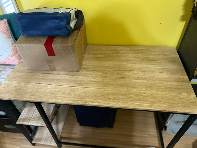 Office desk/dinning table/storage  dans Bureaux  à Région de Mississauga/Peel - Image 4