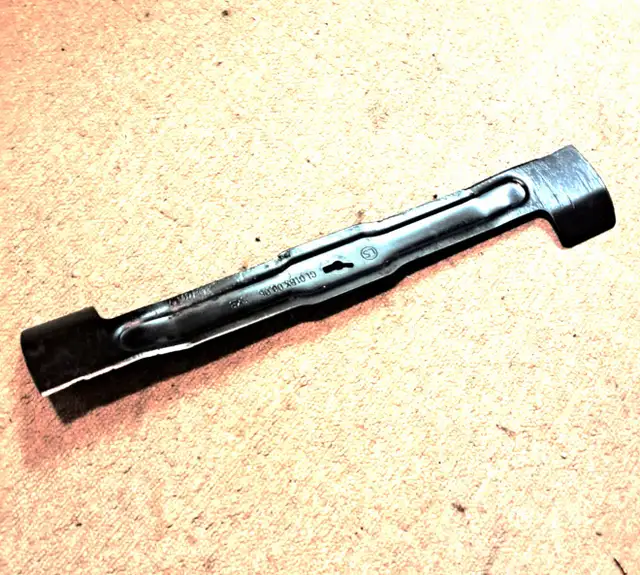 Lame de tondeuse YARDWORKS 17 " po aiguisé Lawn mower blade in Lawnmowers & Leaf Blowers in Laval / North Shore - Image 3