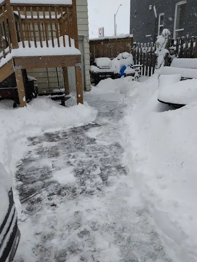 Snow removal in dowtown hamilton!