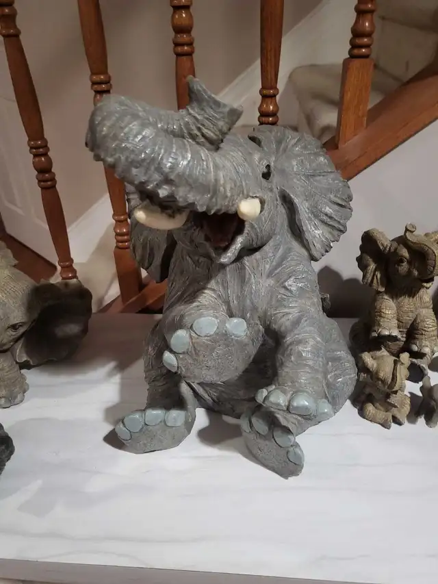 Elephant collection in Arts & Collectibles in Ottawa - Image 4