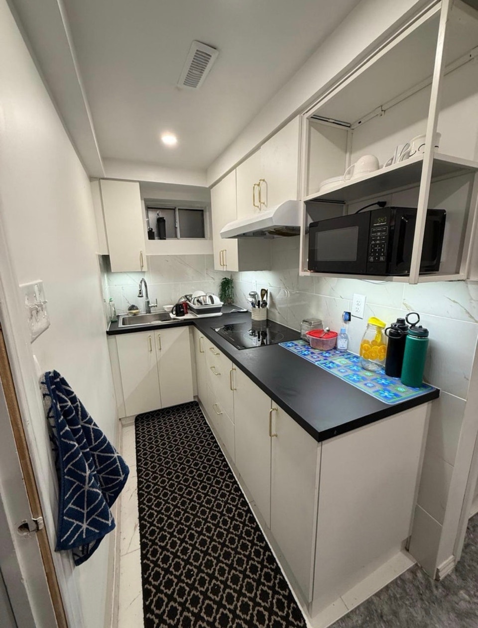Furnished one bedroom Basement apartment for Rent Near UTSC 2
