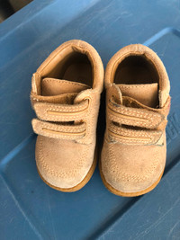 Toddler boots - size 4