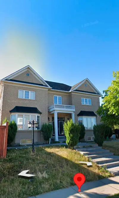 Space available for girls in sharing. Availability immediately Williams parkway & chinguacousy road