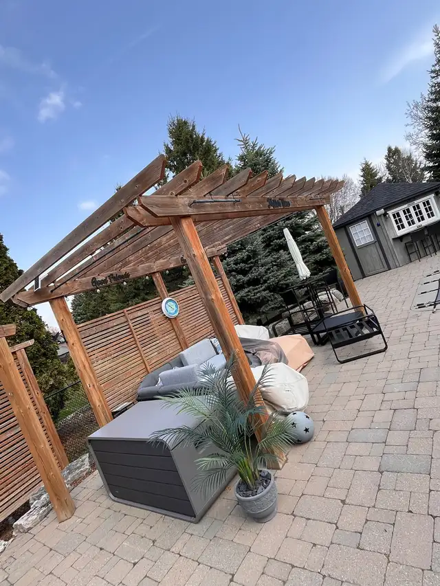 Carpenter for hire in Carpentry, Crown Moulding & Trimwork in Oakville / Halton Region - Image 6