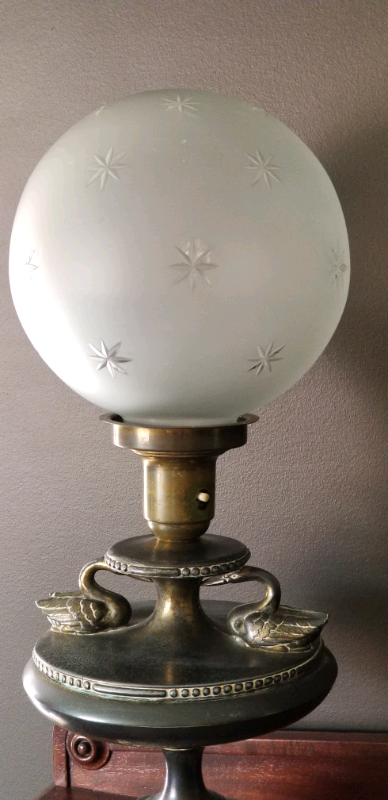 Beautiful Vintage Brass Table Lamp in Indoor Lighting & Fans in City of Montréal - Image 6