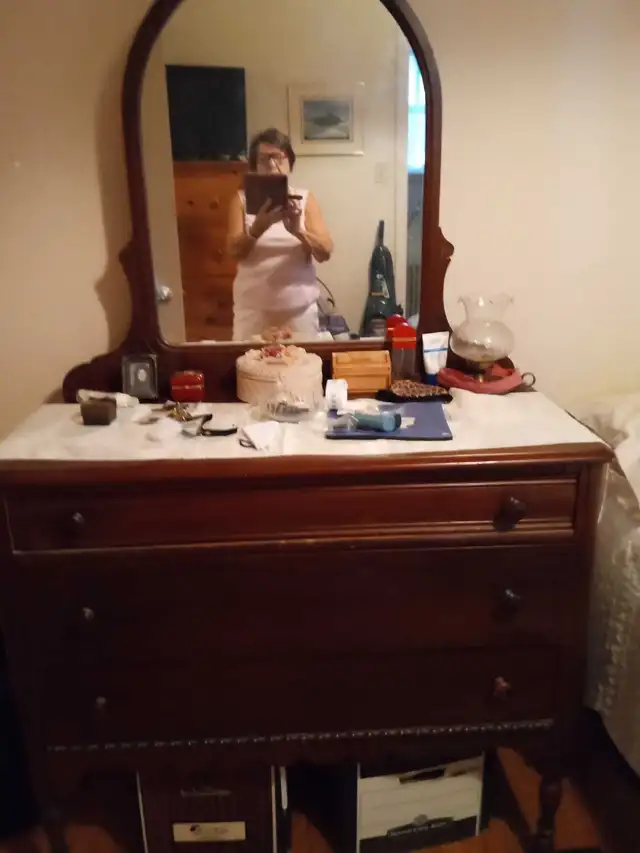 dresser with mirrow in Storage & Organization in City of Toronto - Image 2