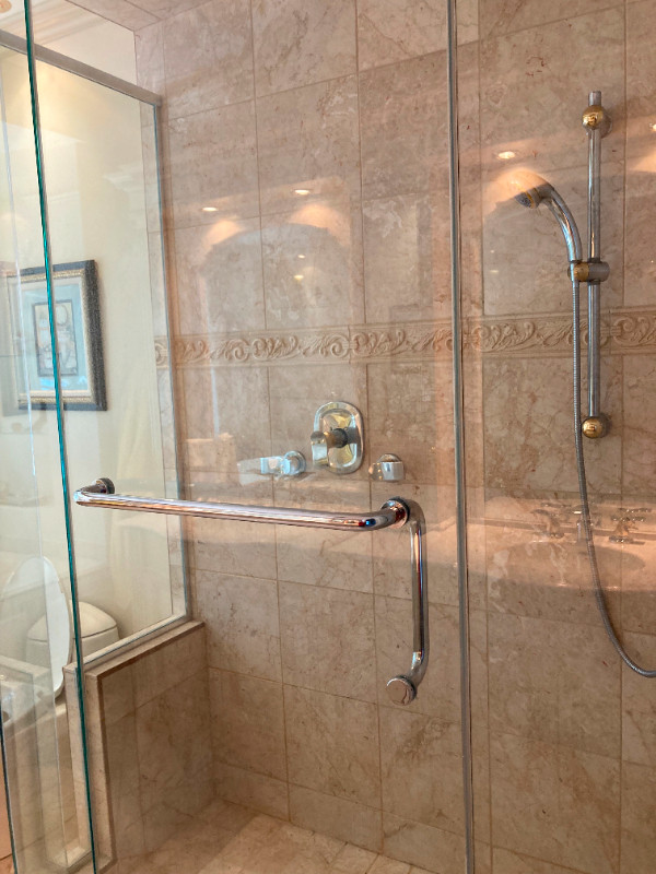 Douche de verre dans Articles pour la salle de bains  à Lanaudière