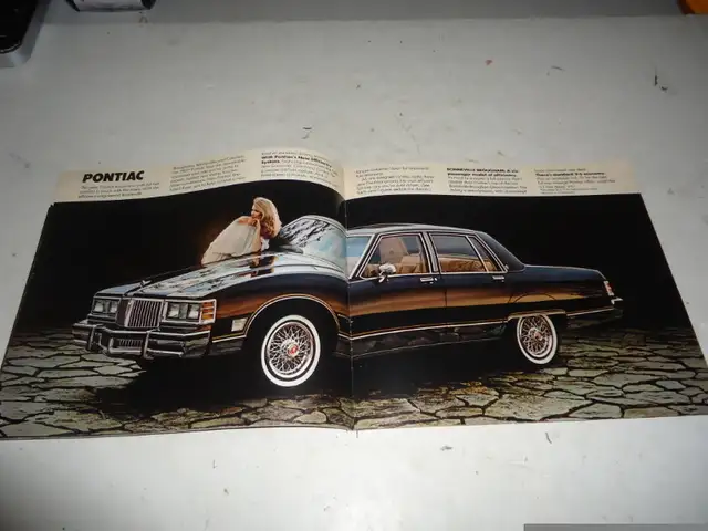 1981  PONTIAC FULL LINE DEALER SALES BROCHURE.CAN MAIL IN CANADA in Arts & Collectibles in Belleville - Image 6