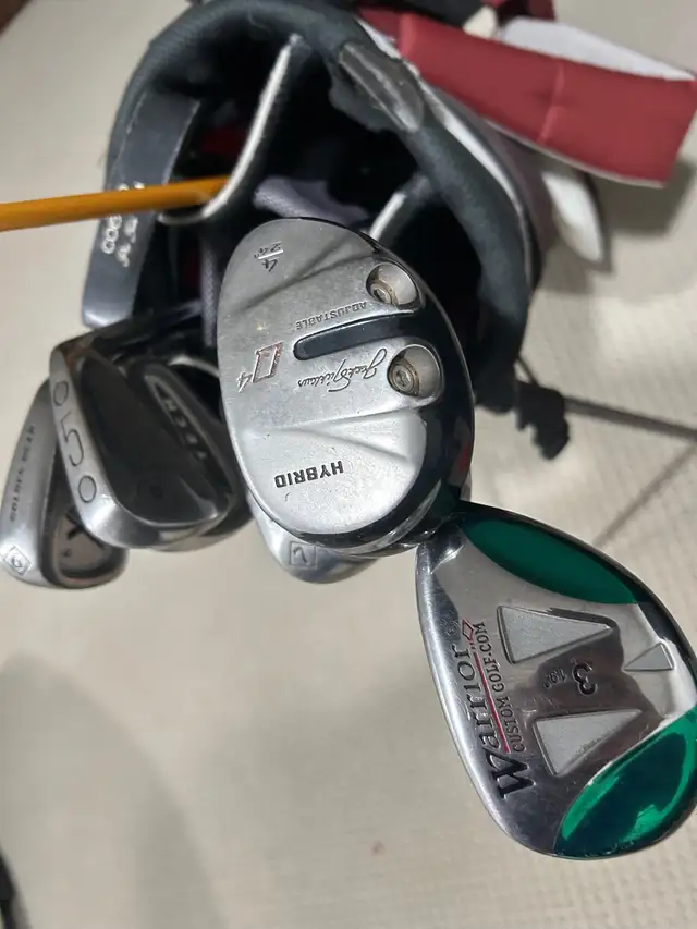 men’s right handed golf set and bag  in Golf in Guelph - Image 6