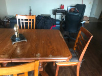 Dining room table / table en chaîne