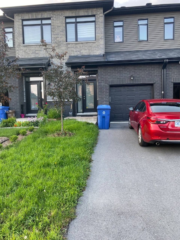 A furnished 3bedroom townhouse in Aylmer Gatineau Long Term Rentals
