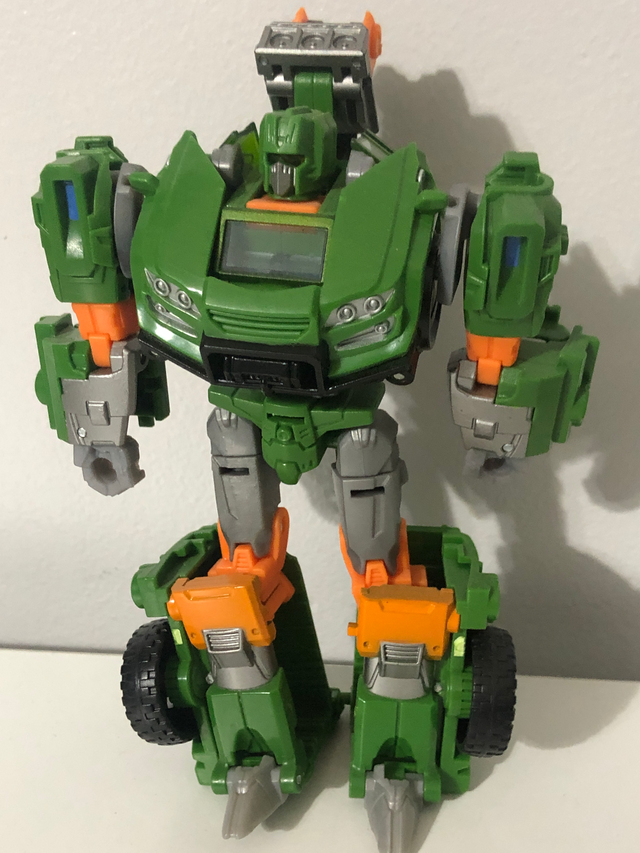 Transformers Generations Thrilling 30 Hoist $15 in Toys & Games in Kitchener / Waterloo - Image 2