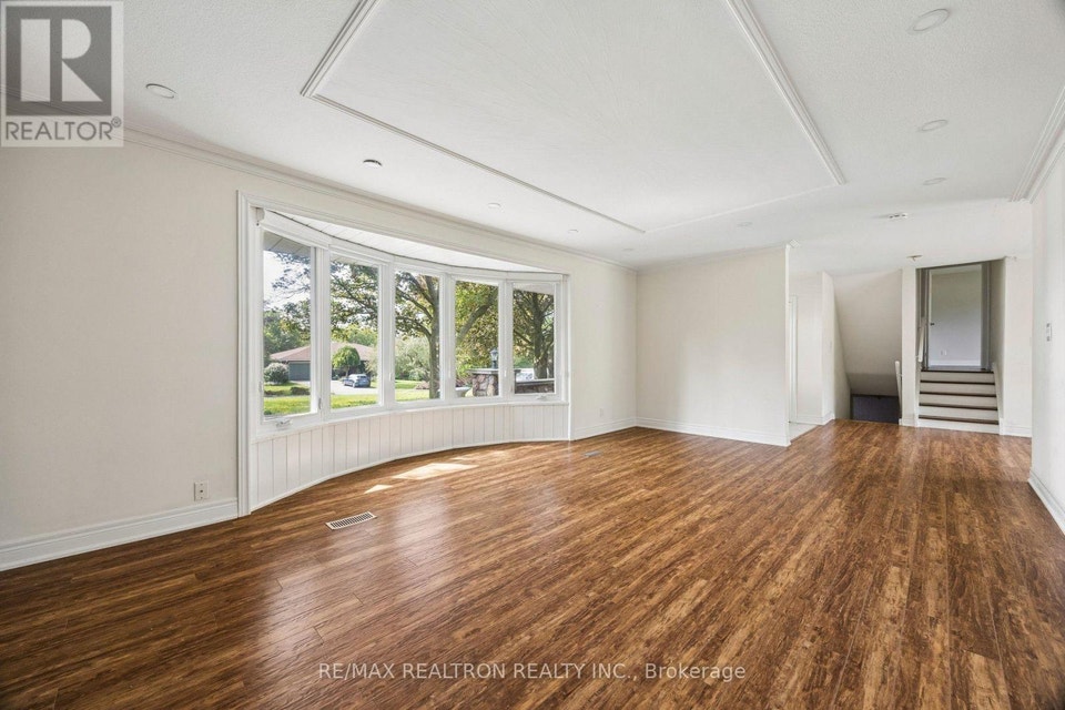 4 Bedrooms main floor 3