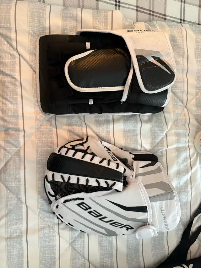 Street Hockey Goalie equipment  in Hockey in Calgary - Image 4