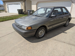 1993 Mazda 323 base