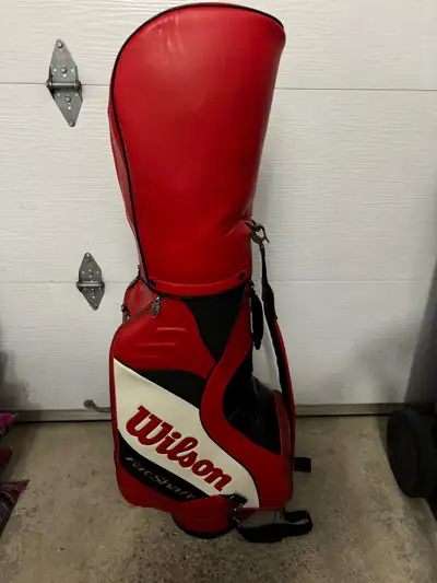 Sac de golf avec fer en très bon état