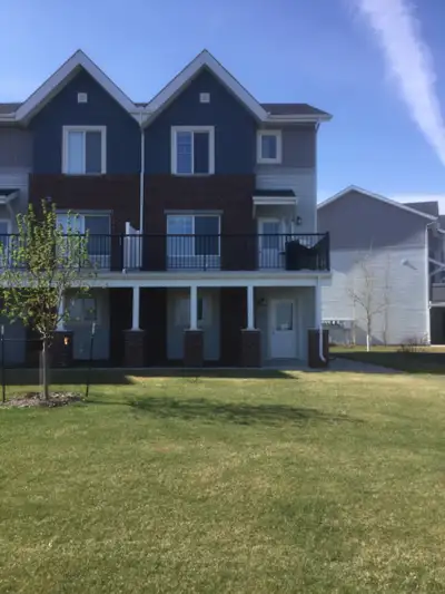 Bright, sunny townhome for rent in Aspen Trails, Sherwood Park