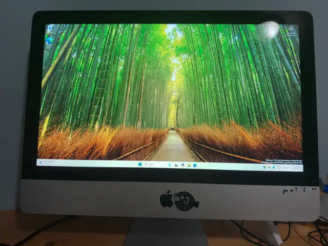 iMac 21.5-inch Late 2012 in Desktop Computers in Markham / York Region - Image 2