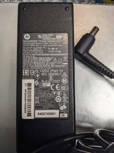 HP, TOSHIBA, DELTA, DELL Laptop Power Adapters. 19V -19.5V, See photos for Voltage and Amperage spec...