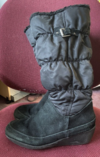 Artica Brown’s Women’s Black Winter Boots