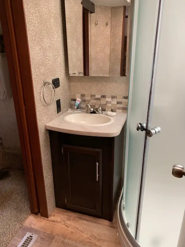 2017 Jayco Eagle HT 26.5 RLDS in RVs & Motorhomes in Kitimat - Image 6