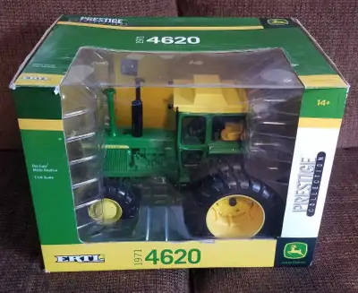 1:16 John Deere 4620 Prestige Collection, View more