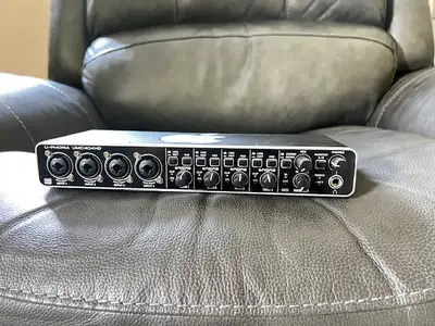 Behringer U-Phoria UMC404HD, View more