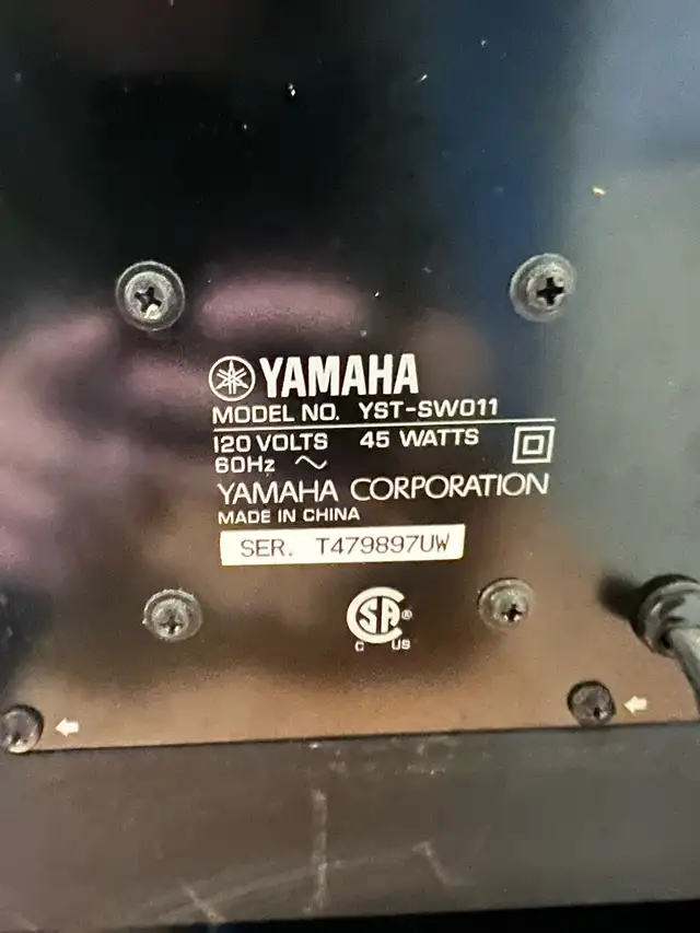 Yamaha YST-SW011 Subwoofer in Speakers in Calgary - Image 3