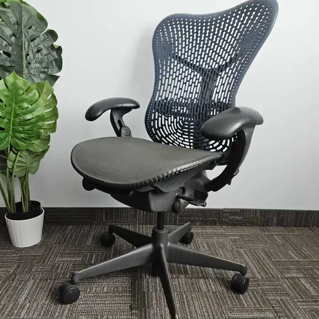 Herman Miller mirra fully loaded  free delivery  in Chairs & Recliners in City of Toronto - Image 5