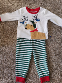 Like new Christmas outfit 12-18 month